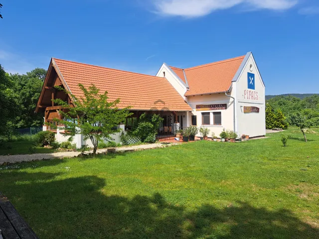 Eladó nyaraló Köveskál 120 nm