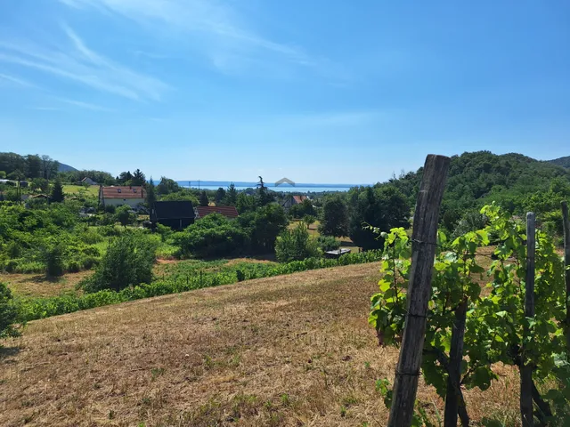 Eladó telek Nemesgulács 1213 nm