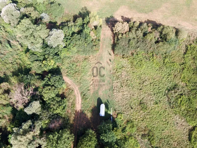 Eladó telek Kővágóörs 2405 nm