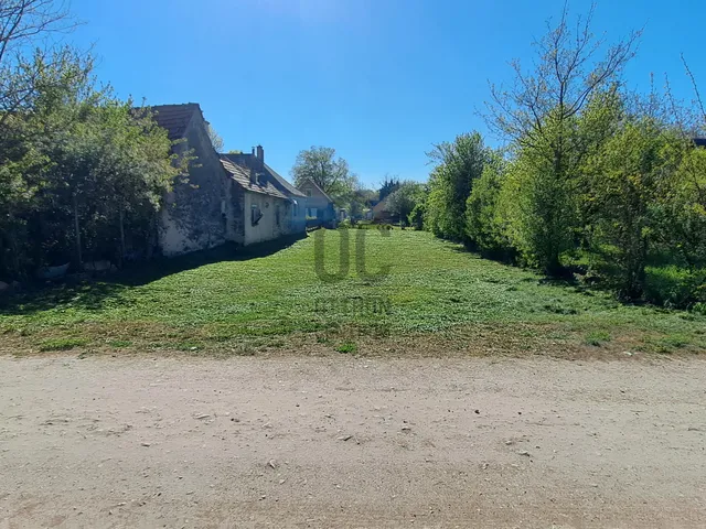 Eladó telek Mencshely 723 nm