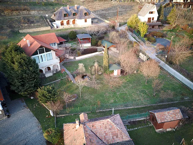 Eladó üdülő és hétvégi ház Badacsonytomaj 186 nm