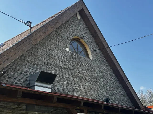 Eladó kereskedelmi és ipari ingatlan Csopak 160 nm