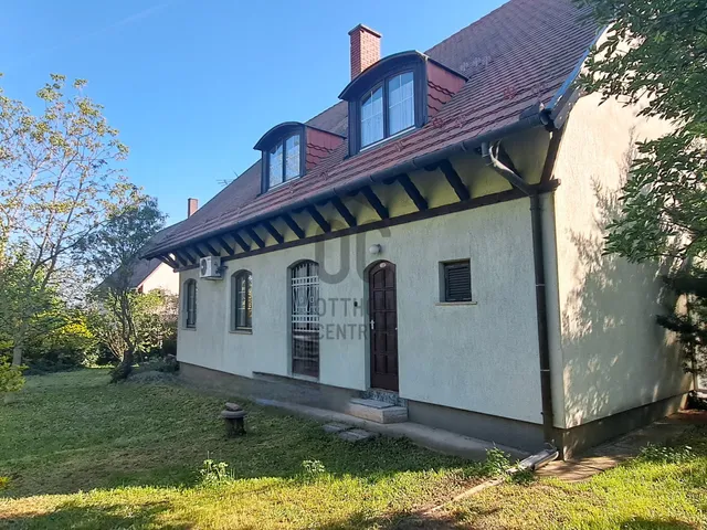 Eladó üdülő és hétvégi ház Balatonszepezd 180 nm