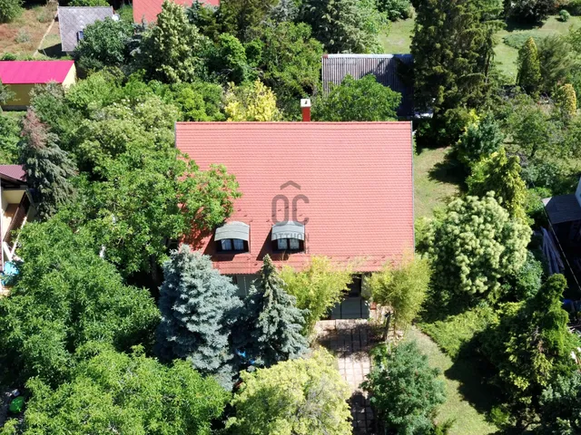 Eladó nyaraló Balatonszepezd 180 nm