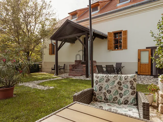 Eladó kereskedelmi és ipari ingatlan Köveskál 255 nm
