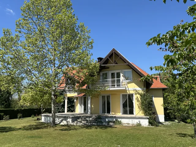 Eladó ház Révfülöp 180 nm