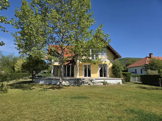 Eladó ház Révfülöp 180 nm