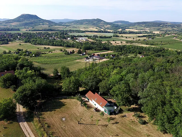 Eladó nyaraló Káptalantóti 76 nm