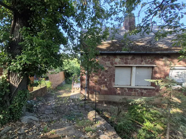Eladó nyaraló Balatonszepezd 82 nm