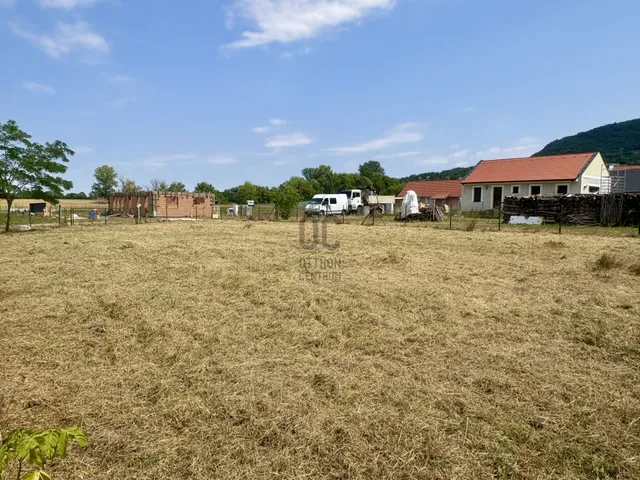 Eladó telek Hegymagas 901 nm