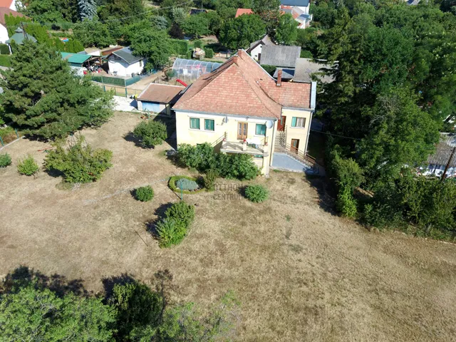 Eladó ház Zánka 232 nm