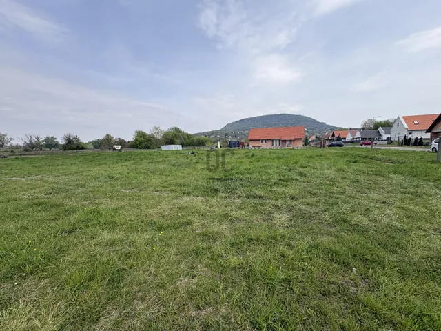 Eladó telek Hegymagas 920 nm