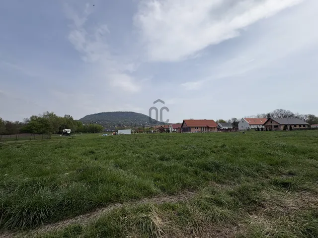 Eladó telek Hegymagas 920 nm