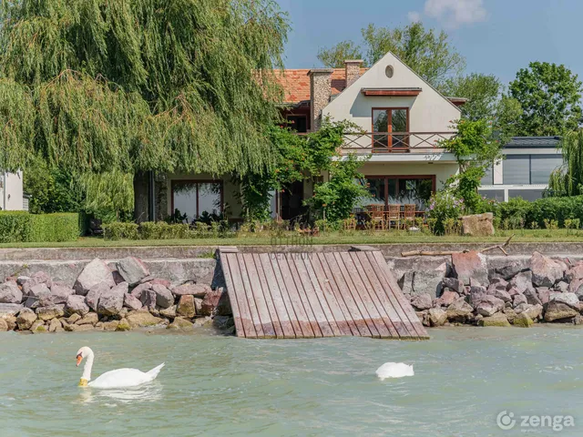 Eladó nyaraló Balatonakali 200 nm
