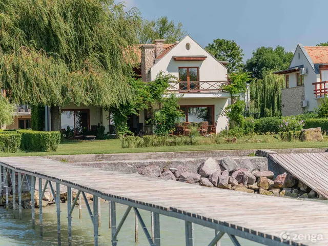 Eladó nyaraló Balatonakali 200 nm