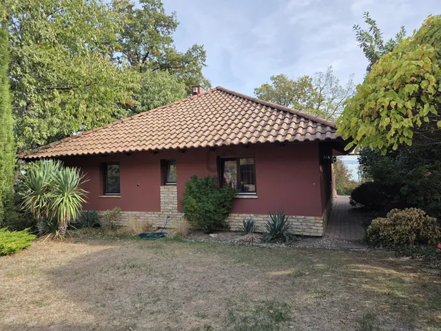Eladó nyaraló Balatonszepezd 83 nm