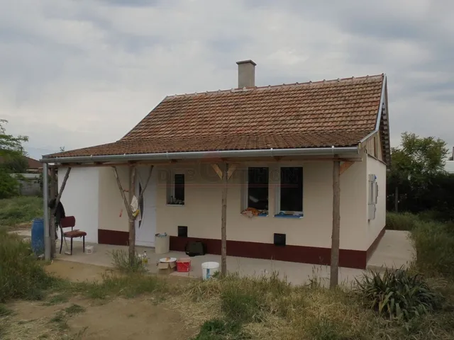 Eladó ház Hajdúsámson 30 nm