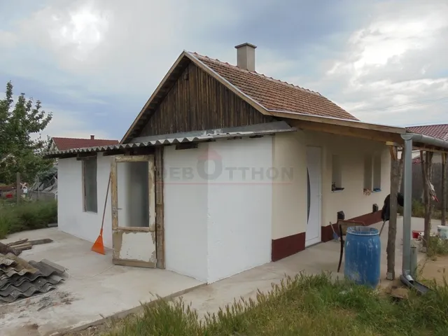 Eladó ház Hajdúsámson 30 nm