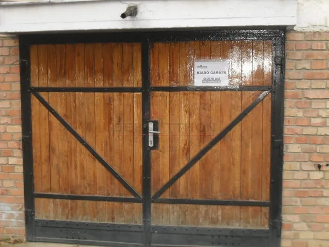 Kiadó garázs Debrecen, Nagyerdő 20 nm