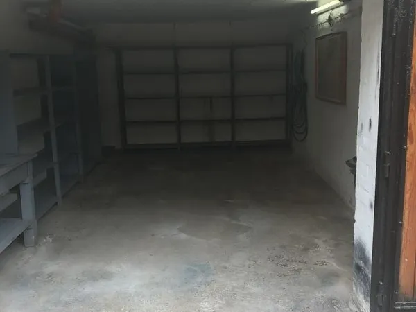 Kiadó garázs Debrecen, Nagyerdő 20 nm