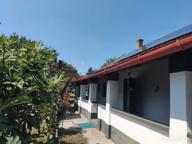 Eladó ház Tiszaroff 76 nm