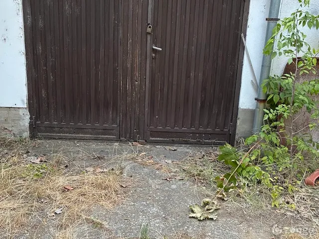 Eladó garázs Debrecen, Egyetemváros 14 nm