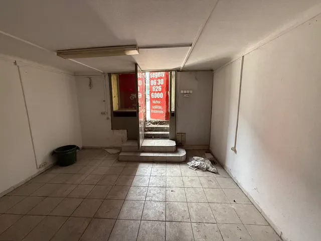 Eladó kereskedelmi és ipari ingatlan Budapest XIII. kerület, Vizafogó, Váci út 45 nm