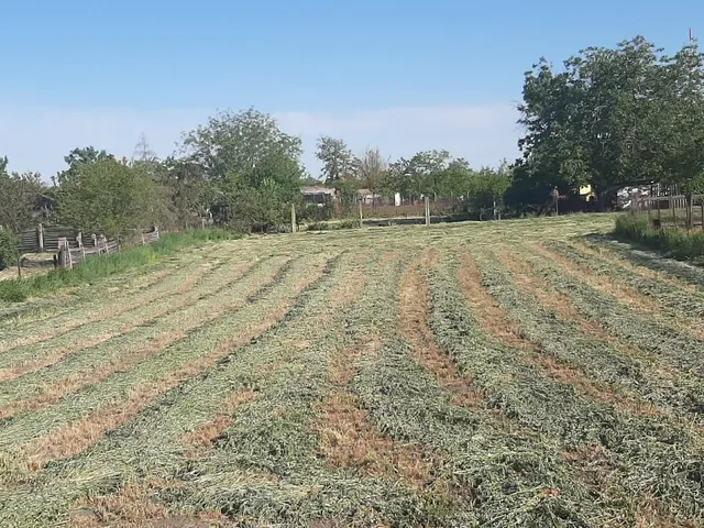 Eladó ház Komádi, Fő  120 nm