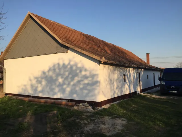 Eladó ház Komádi, Fő 200 nm