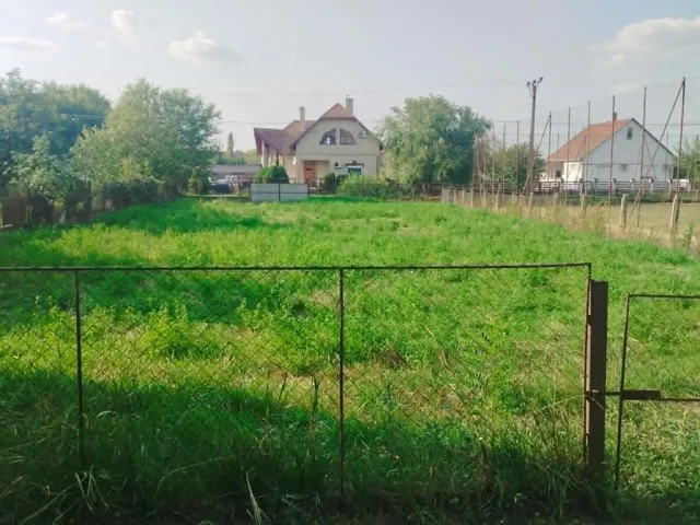 Eladó telek Hajdúszovát 800 nm
