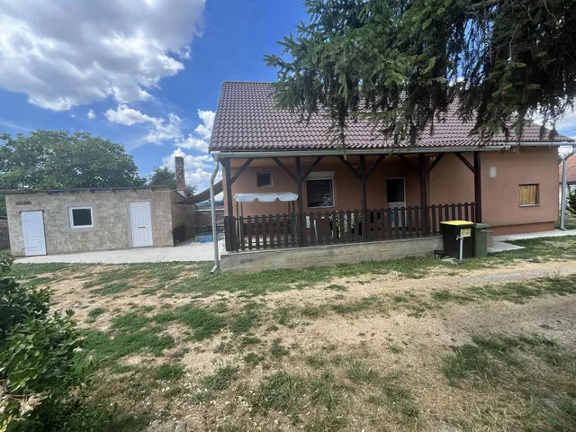 Eladó ház Kémes 90 nm