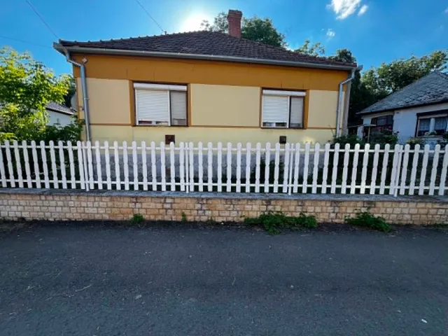 Eladó ház Kozármisleny 64 nm