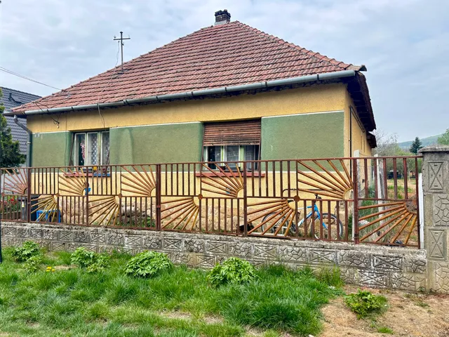 Eladó ház Kosd 100 nm
