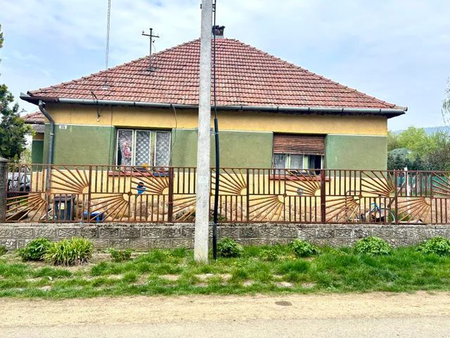 Eladó ház Kosd 100 nm