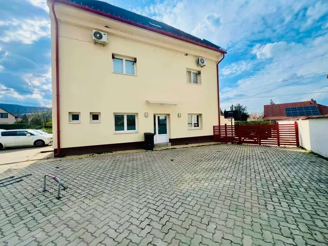 Kiadó kereskedelmi és ipari ingatlan Dunabogdány 40 nm