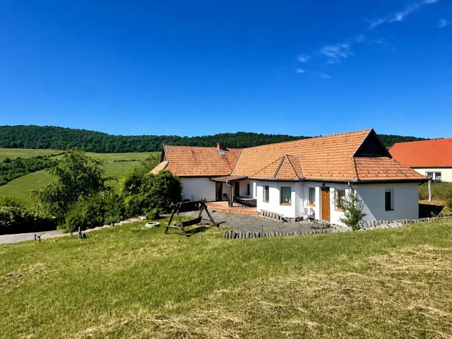 Eladó ház Hollókő 265 nm