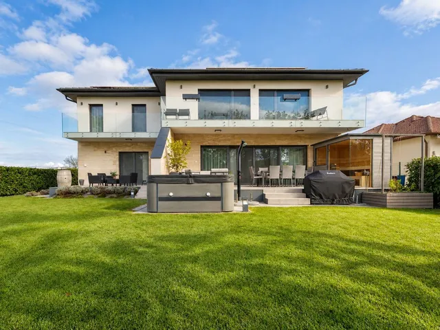 Eladó ház Biatorbágy 319 nm