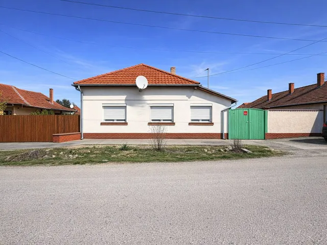 Eladó ház Tiszakécske 80 nm