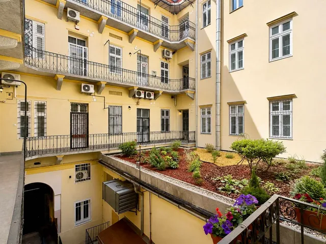Eladó lakás Budapest VI. kerület 34 nm