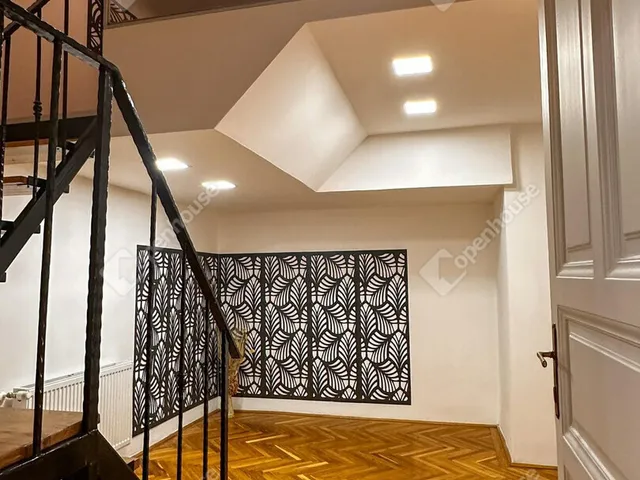 Eladó lakás Budapest VI. kerület, Nagykörúton belüli terület 82 nm