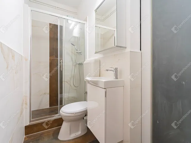 Eladó lakás Budapest III. kerület, Mocsárosdűlő 140 nm