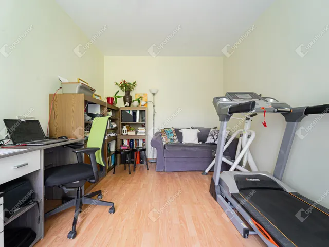 Eladó lakás Budapest III. kerület, Mocsárosdűlő 140 nm