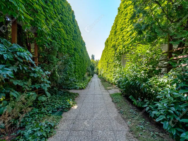 Eladó lakás Budapest III. kerület, Mocsárosdűlő 140 nm