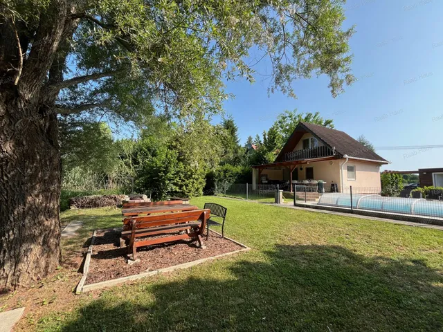 Eladó nyaraló Győr, Gyirmót 50 nm