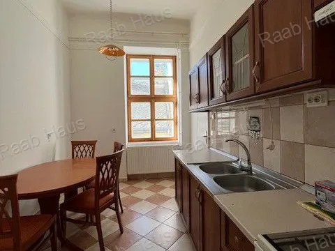 Eladó lakás Győr, Belváros 70 nm