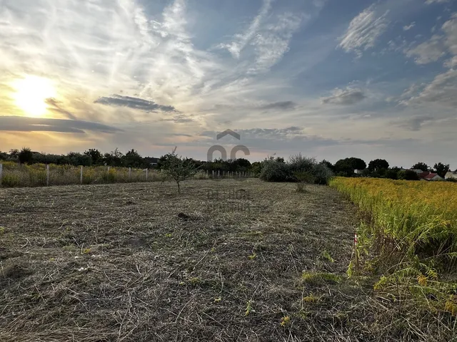 Eladó telek Bicske, Kertváros 1984 nm