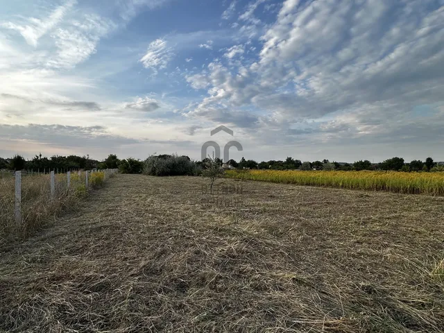 Eladó telek Bicske, Kertváros 1984 nm