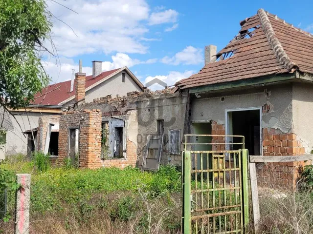 Eladó telek Érd, Újtelep 100 nm