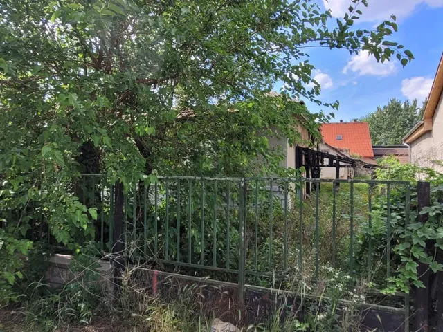 Eladó telek Érd, Újtelep 100 nm