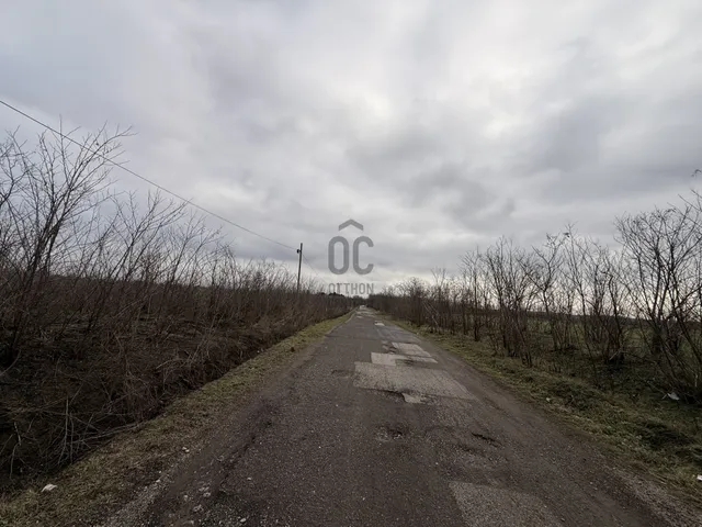 Eladó telek Ercsi 986 nm